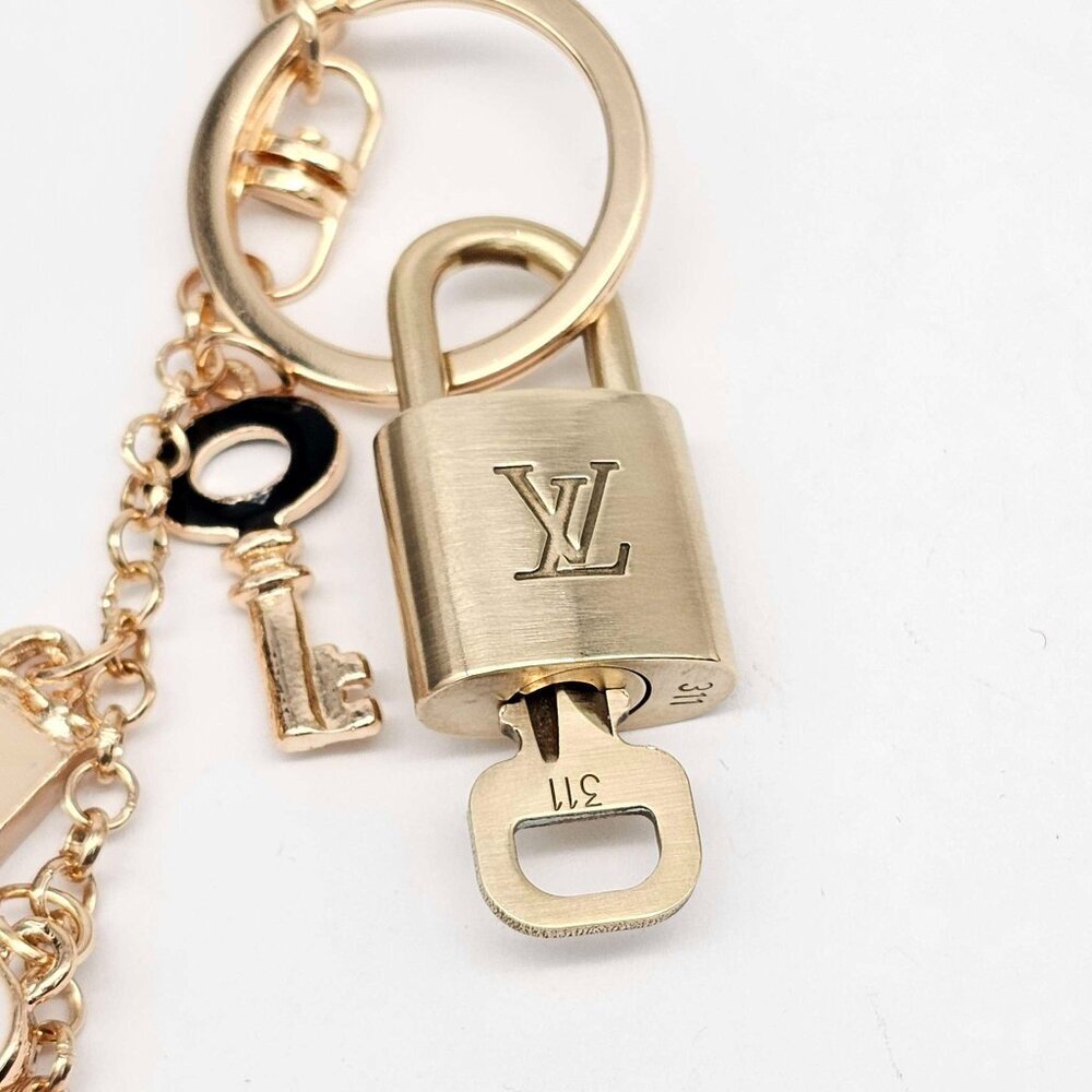 Authentic LV Gold Padlock 🔒Unbranded  Keychain Charm for Louis Vuitton Bags - Picture 4 of 7